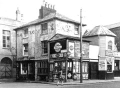 The-Lifeboat-Tea-Rooms-East-Parade.-1948.